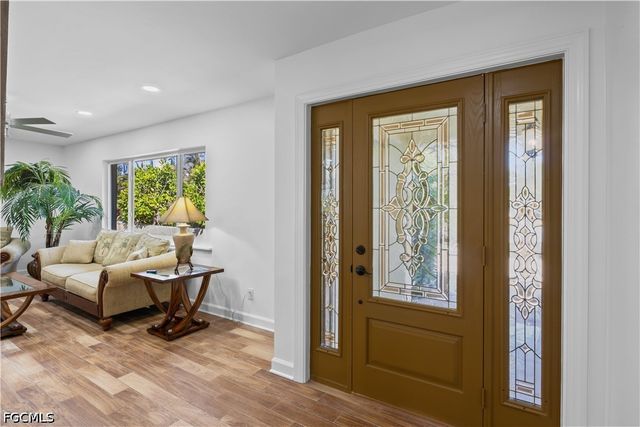 9421 Moonlight DR, Sanibel, FL 33957