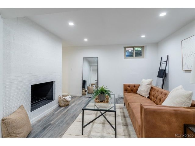 1532 S Grape St, Denver, CO 80222
