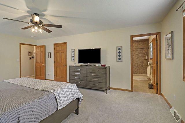 8560 37th AVENUE, Kenosha, WI 53142