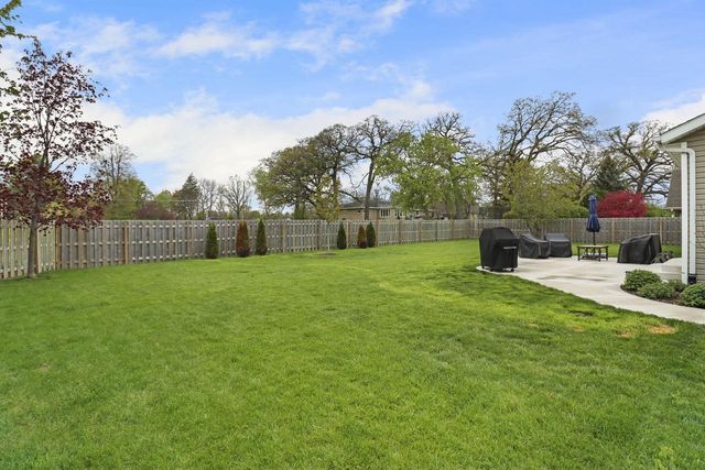 8560 37th AVENUE, Kenosha, WI 53142