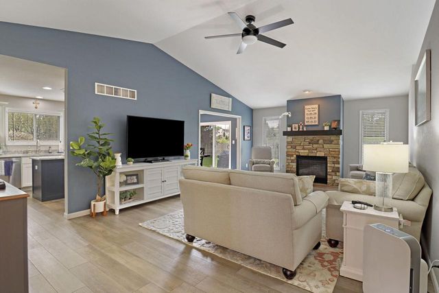 8560 37th AVENUE, Kenosha, WI 53142