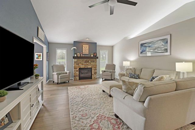 8560 37th AVENUE, Kenosha, WI 53142