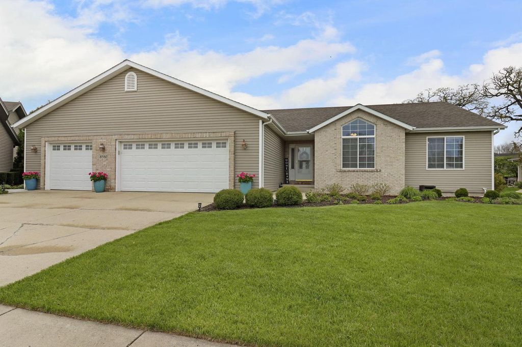 8560 37th AVENUE, Kenosha, WI 53142