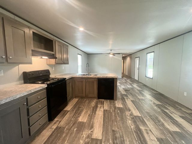 24510 HWY 8, Leesville, LA 71446