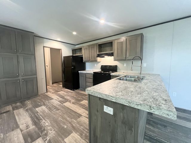 24510 HWY 8, Leesville, LA 71446