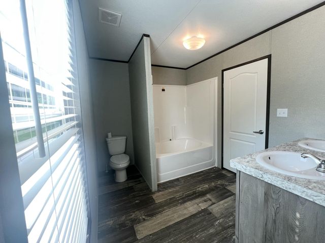 24510 HWY 8, Leesville, LA 71446