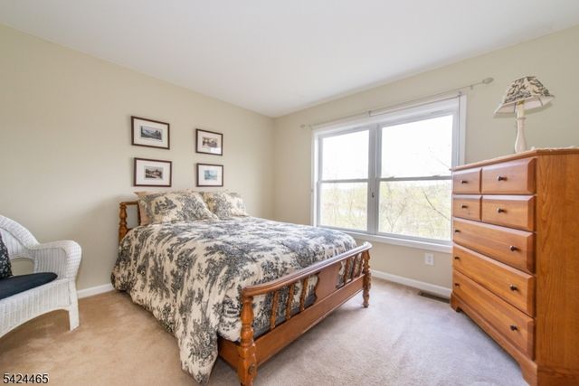 24 Clubhouse Rd, Hardyston Twp., NJ 07419