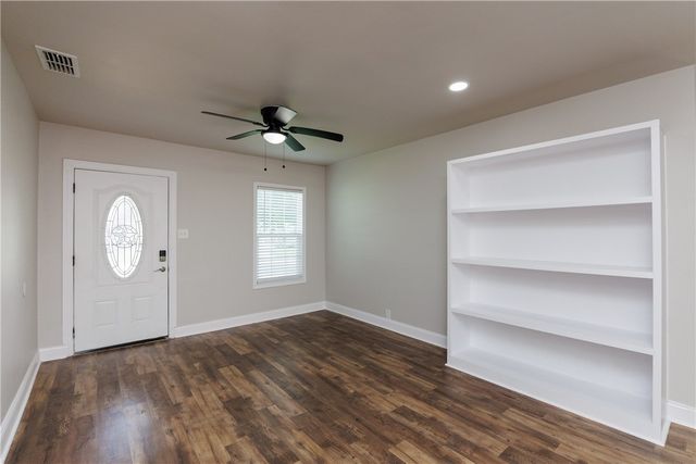 434 Dixon Dr, Corpus Christi, TX 78408