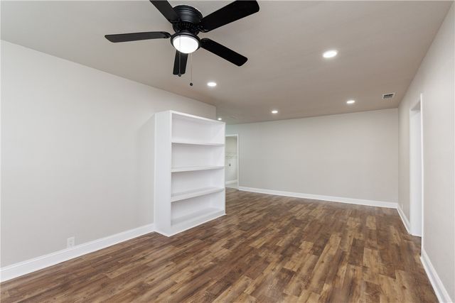 434 Dixon Dr, Corpus Christi, TX 78408