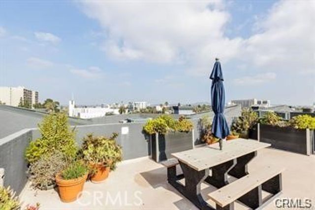 838 Pine, Long Beach, CA 90813