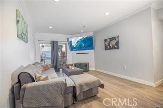 838 Pine, Long Beach, CA 90813
