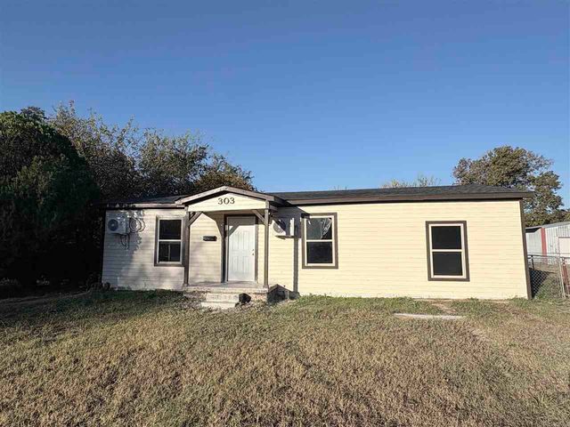 303 N 8th st, Comanche, OK 73529