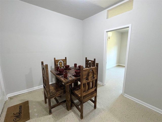 303 N 8th st, Comanche, OK 73529