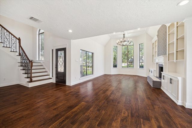 819 Wood Bridge Circle, Sugar Land, TX 77498