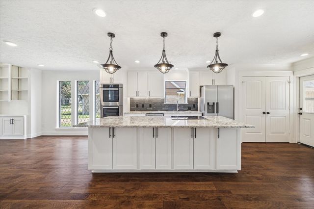 819 Wood Bridge Circle, Sugar Land, TX 77498