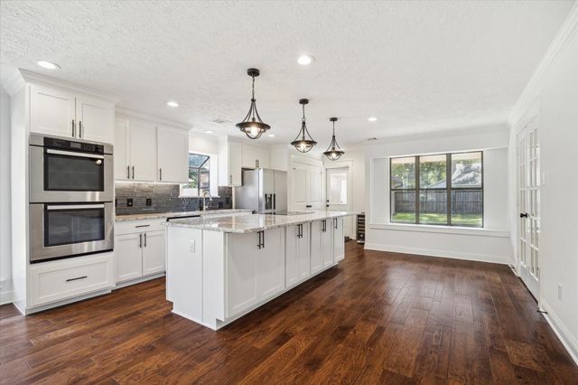 819 Wood Bridge Circle, Sugar Land, TX 77498