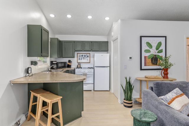 707 N Maple Street, Saugatuck, MI 49453