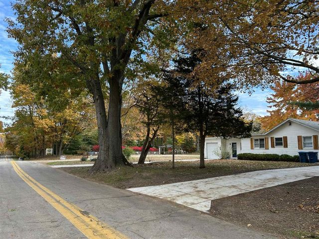 707 N Maple Street, Saugatuck, MI 49453