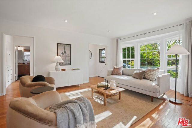 6506 Colbath Avenue, Los Angeles, CA 91401
