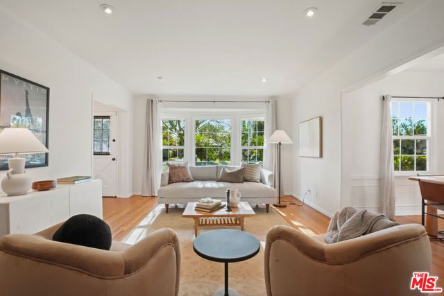 6506 Colbath Avenue, Los Angeles, CA 91401