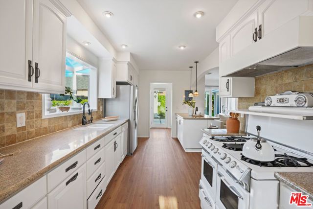 6506 Colbath Avenue, Los Angeles, CA 91401