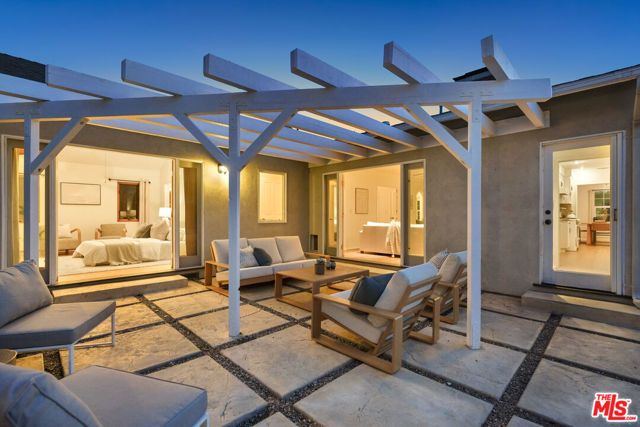6506 Colbath Avenue, Los Angeles, CA 91401