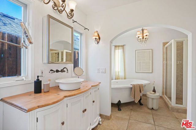 6506 Colbath Avenue, Los Angeles, CA 91401