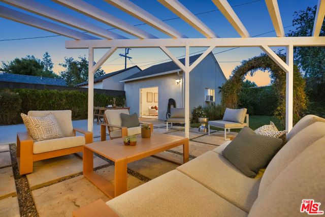 6506 Colbath Avenue, Los Angeles, CA 91401
