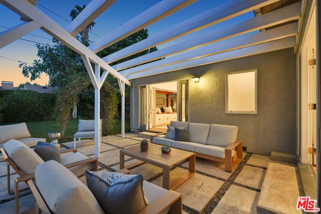 6506 Colbath Avenue, Los Angeles, CA 91401