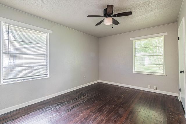 5818 Glenhurst Drive, Houston, TX 77033