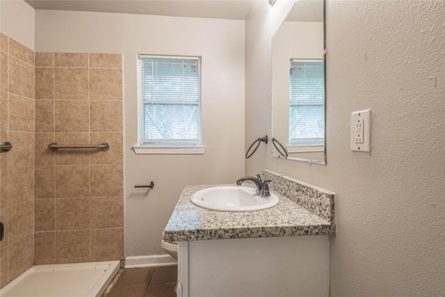 5818 Glenhurst Drive, Houston, TX 77033