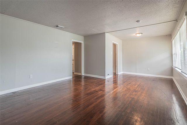 5818 Glenhurst Drive, Houston, TX 77033