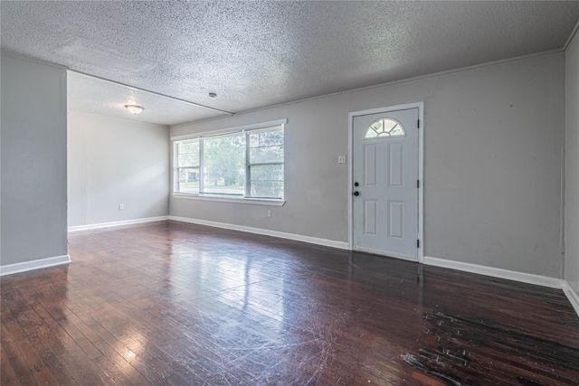 5818 Glenhurst Drive, Houston, TX 77033