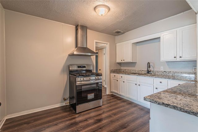 5818 Glenhurst Drive, Houston, TX 77033