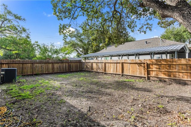 1129 Cicero Wood, Robstown, TX 78380