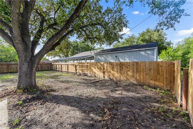 1129 Cicero Wood, Robstown, TX 78380