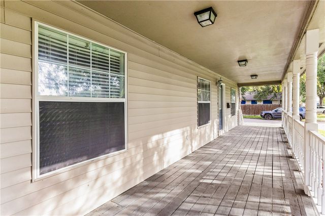 1129 Cicero Wood, Robstown, TX 78380
