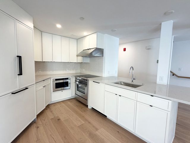 6 Elm Street 6, Newton, MA 02465