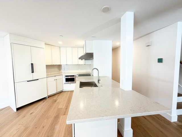 6 Elm Street 6, Newton, MA 02465