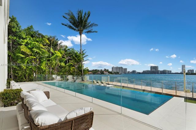 33 E Dilido Dr, Miami Beach, FL 33139