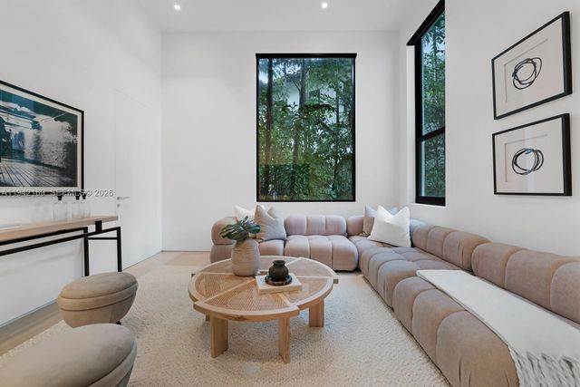 33 E Dilido Dr, Miami Beach, FL 33139