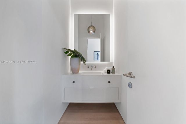 33 E Dilido Dr, Miami Beach, FL 33139