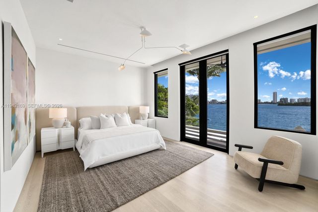 33 E Dilido Dr, Miami Beach, FL 33139