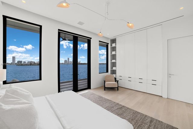 33 E Dilido Dr, Miami Beach, FL 33139