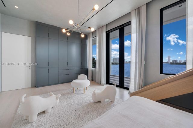 33 E Dilido Dr, Miami Beach, FL 33139