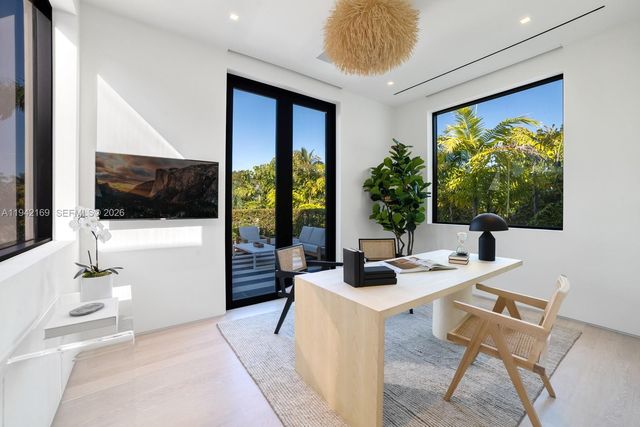 33 E Dilido Dr, Miami Beach, FL 33139