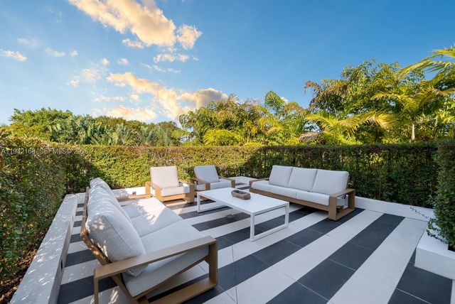 33 E Dilido Dr, Miami Beach, FL 33139