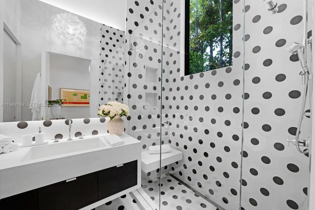 33 E Dilido Dr, Miami Beach, FL 33139