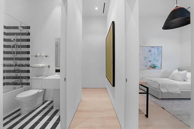 33 E Dilido Dr, Miami Beach, FL 33139