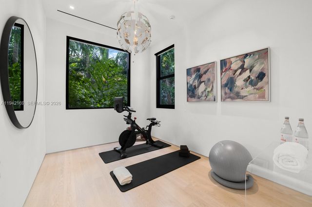 33 E Dilido Dr, Miami Beach, FL 33139